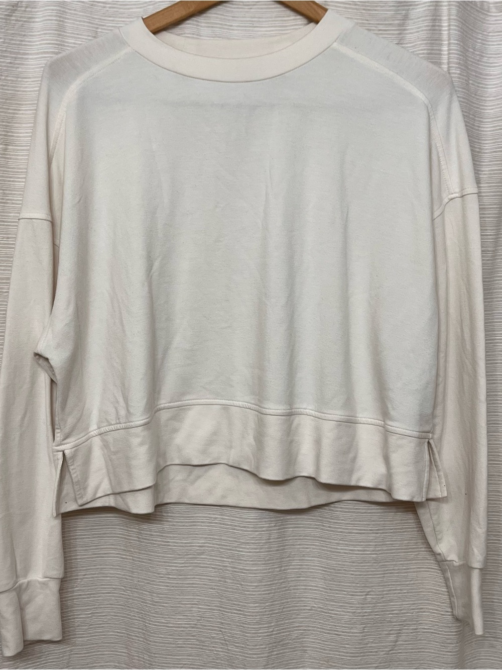 Old Navy Ivory Lightweight Pullover Sweatshirt
